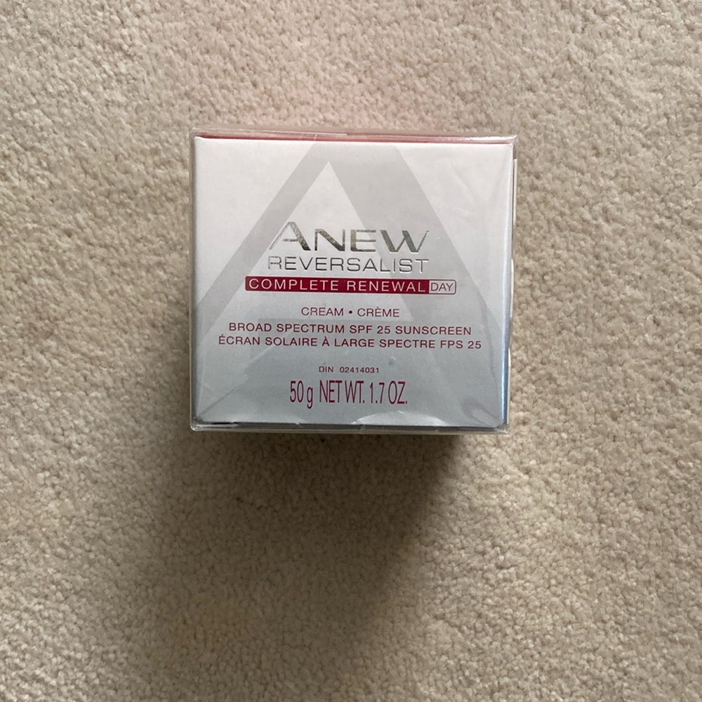 AVON DISCONTINUED Anew Reversalist complete renewal dsy cream with SPF 25. NIB.